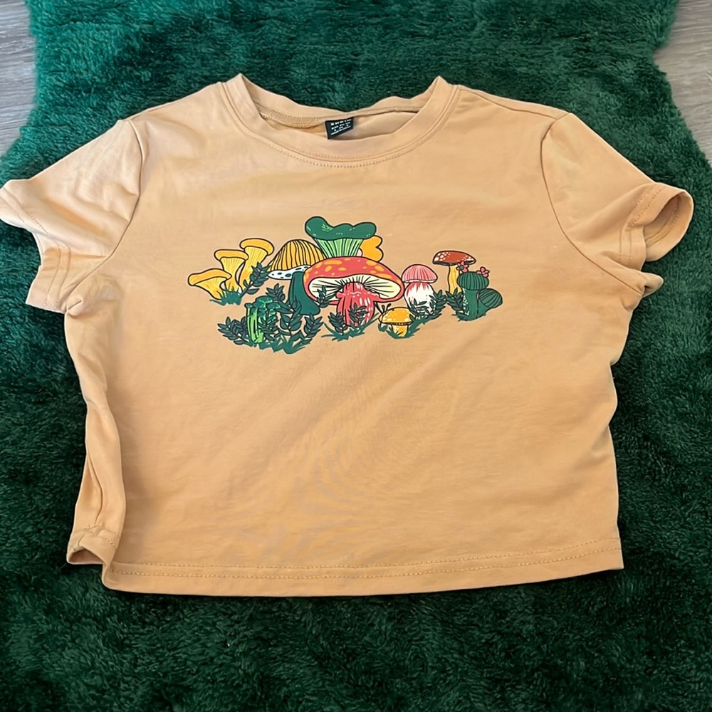 Cute mushroom top from shein. Size small.
